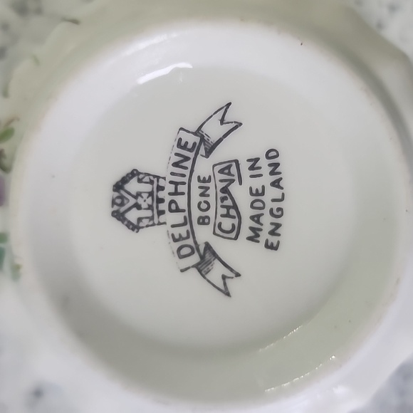 Vintage DELPHINE, Bone China Tea Cup & Saucer - Picture 4 of 5